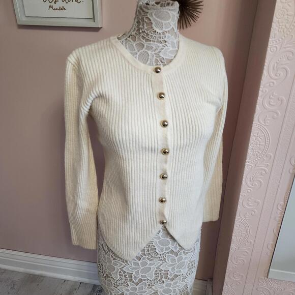 Sweaters - NWT Sincerely Jules cream gold button up soft sweater large